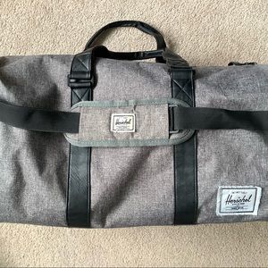 Herschel Novel duffel